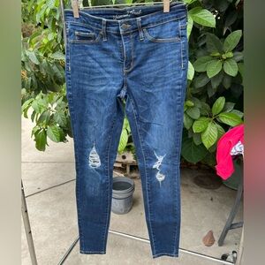 Universal thread distressed skinny jeans